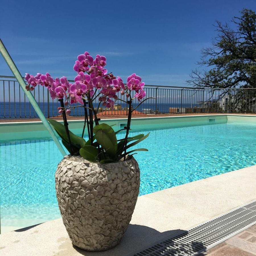 Hotel Mediterraneo Cavi di Lavagna Ngoại thất bức ảnh