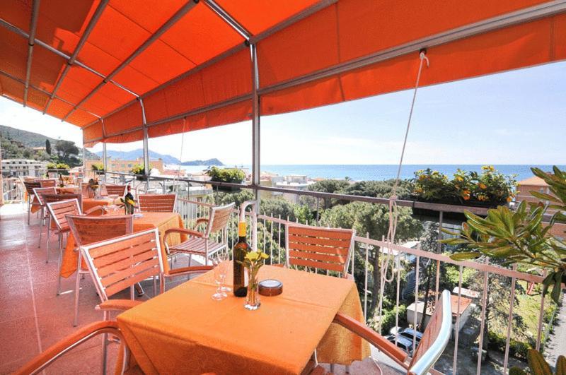 Hotel Mediterraneo Cavi di Lavagna Ngoại thất bức ảnh