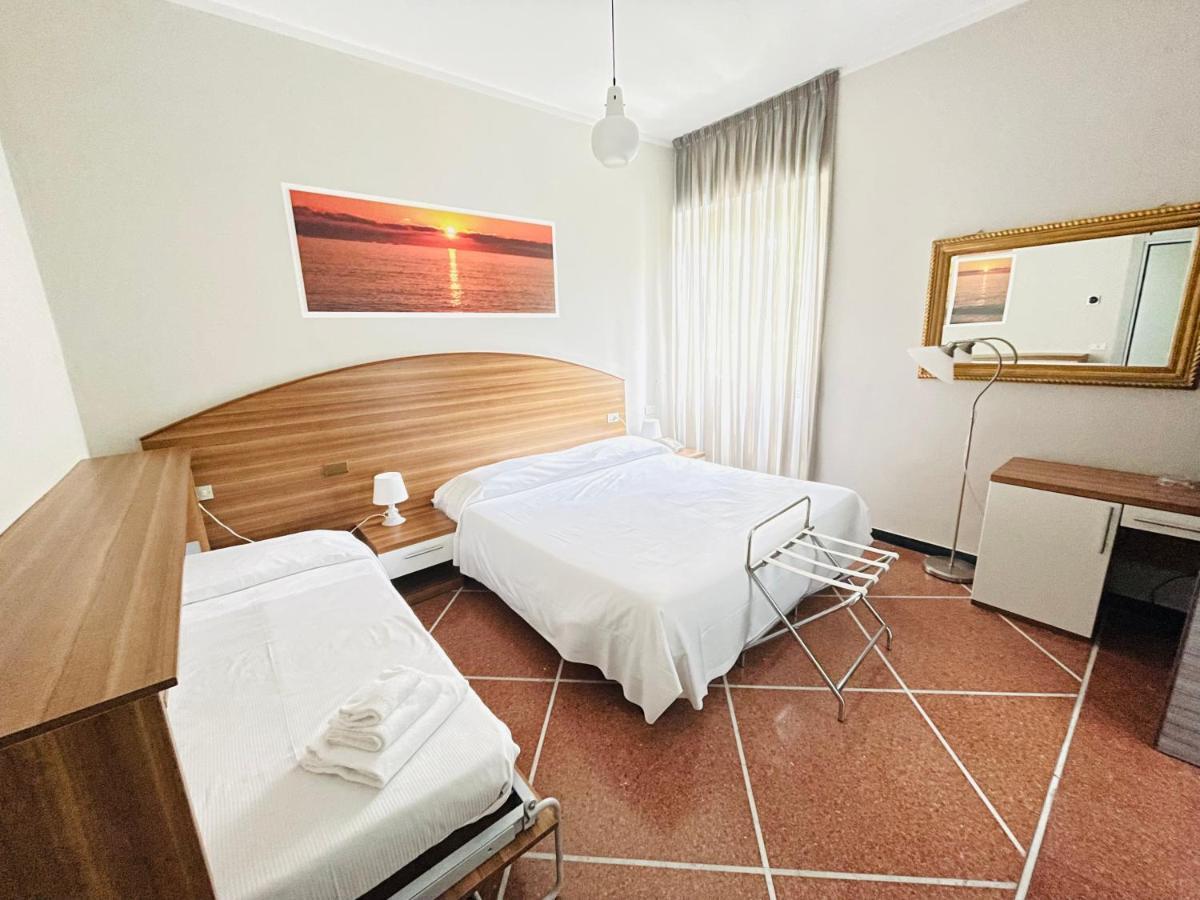 Hotel Mediterraneo Cavi di Lavagna Ngoại thất bức ảnh