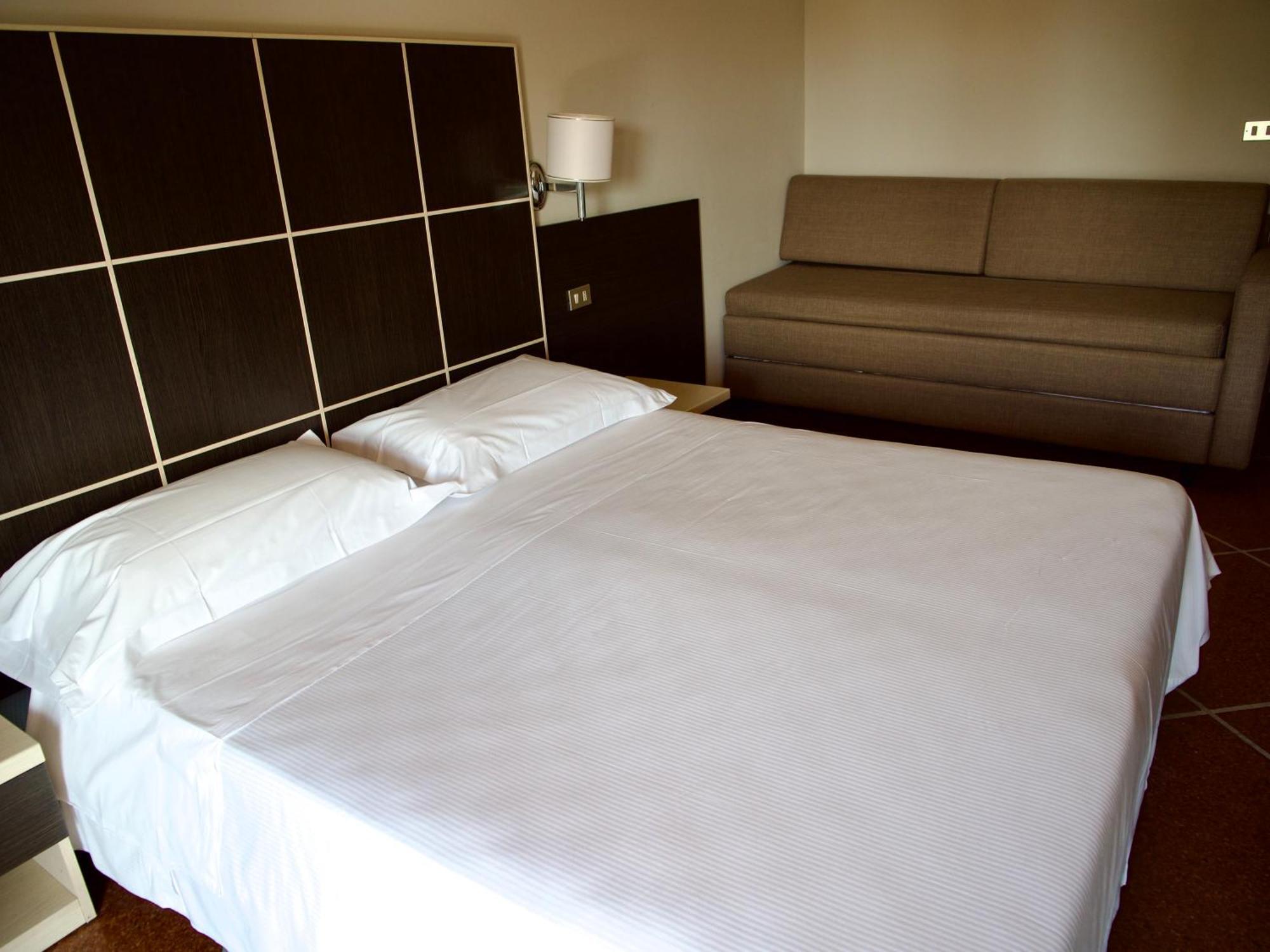 Hotel Mediterraneo Cavi di Lavagna Ngoại thất bức ảnh