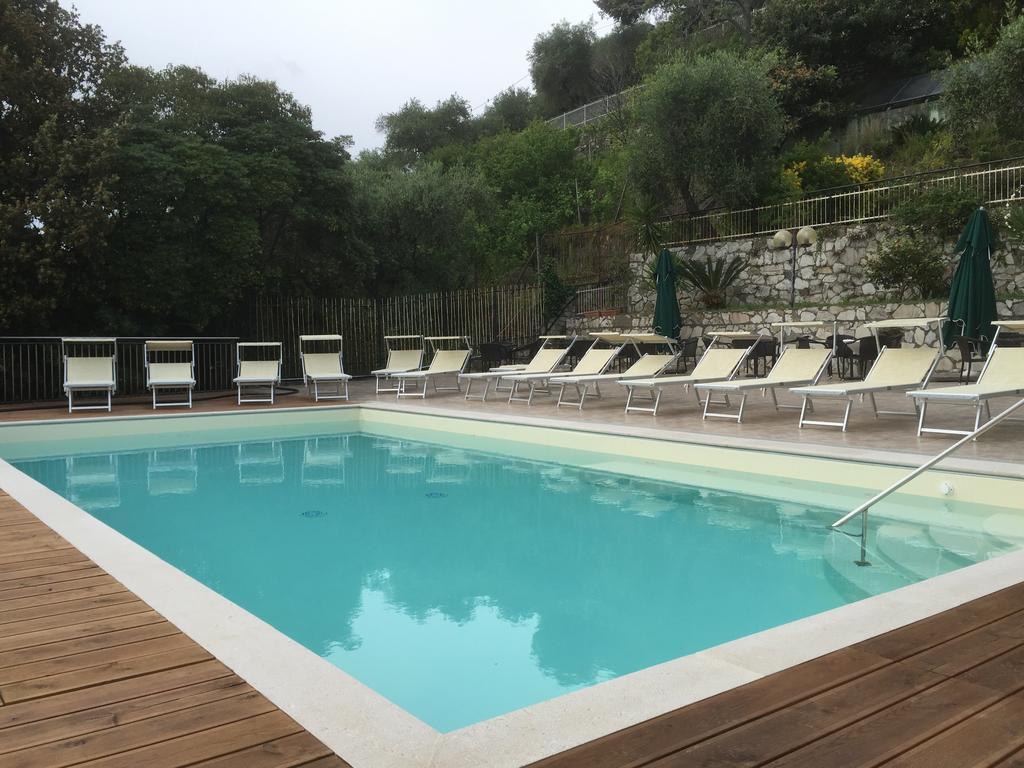 Hotel Mediterraneo Cavi di Lavagna Ngoại thất bức ảnh
