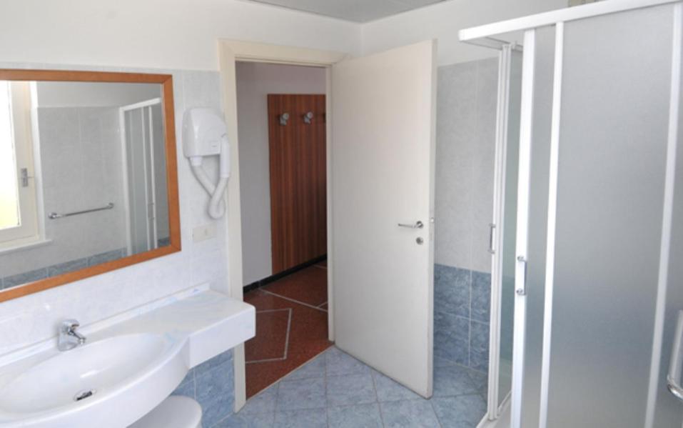 Hotel Mediterraneo Cavi di Lavagna Phòng bức ảnh