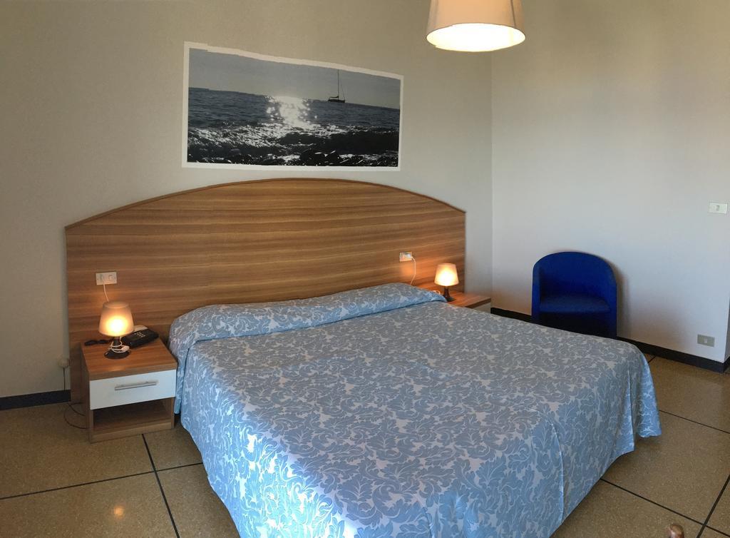 Hotel Mediterraneo Cavi di Lavagna Ngoại thất bức ảnh