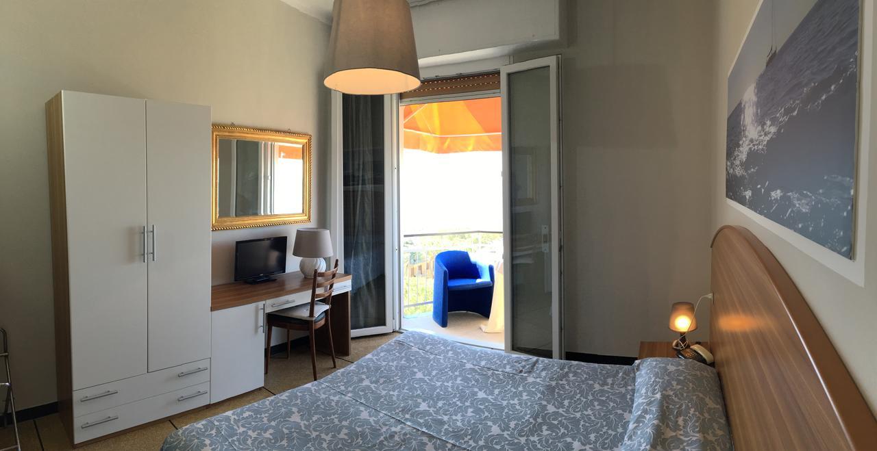 Hotel Mediterraneo Cavi di Lavagna Ngoại thất bức ảnh